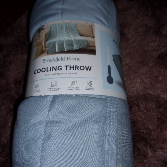 Brookfield Home Reversible All-Season Cooling Throw, 60" x 70", Blue New - Picture 2 of 3